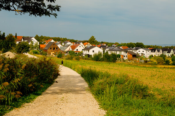 Thumbnail: 03_JA 40688 Hohenried, neue Siedlung Nordosten, super Gemeinschaft.jpg